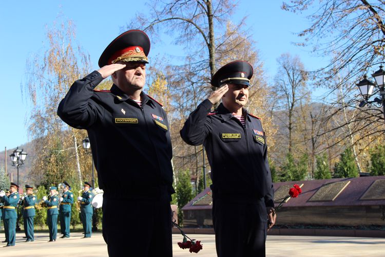 Во Владикавказе росгвардейцы почтили память коллег, погибших при выполнении служебного долга