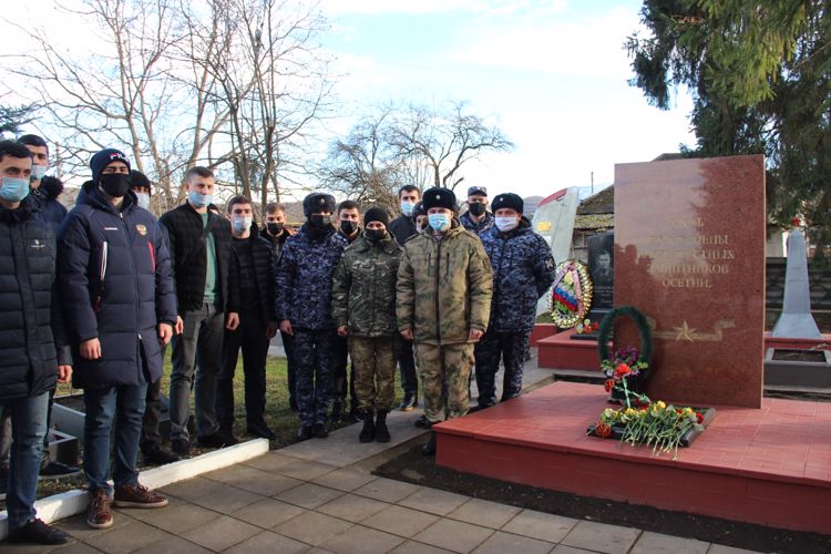 В Северной Осетии росгвардейцы почтили память Неизвестного солдата