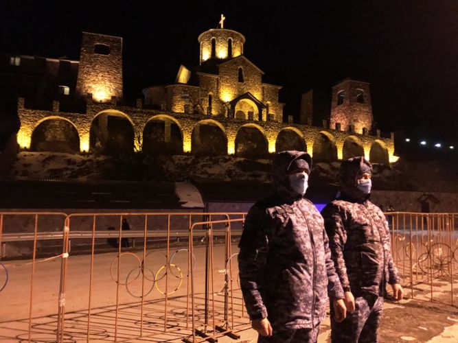 В СЕВЕРНОЙ ОСЕТИИ СОТРУДНИКИ РОСГВАРДИИ ОБЕСПЕЧИЛИ ПРАВОПОРЯДОК ВО ВРЕМЯ ПРАЗДНОВАНИЯ КРЕЩЕНИЯ ГОСПОДНЯ