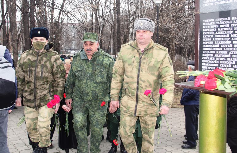 Росгвардейцы Северной Осетии почтили память воинов-интернационалистов