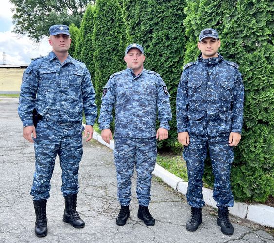 ПАТРУЛЬ РОСГВАРДИИ УДЕРЖАЛ ОТ НЕОБДУМАННОГО ПОСТУПКА ЖИТЕЛЬНИЦУ ВЛАДИКАВКАЗА