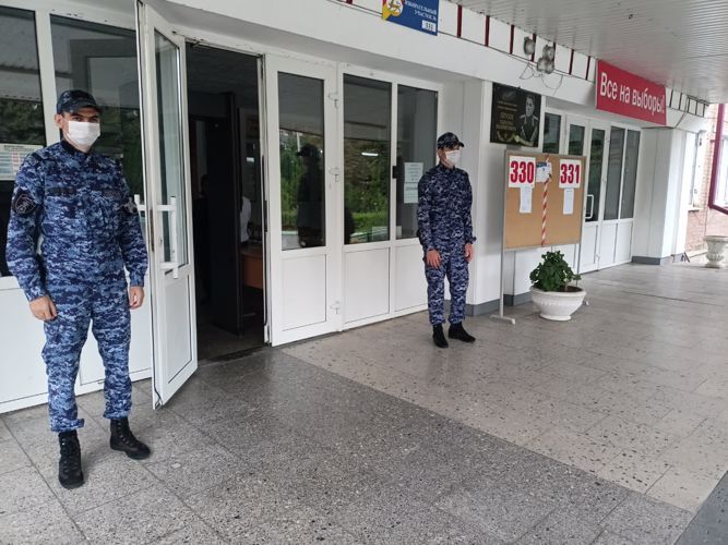 ВО ВЛАДИКАВКАЗЕ РОСГВАРДИЯ ПРИНЯЛА УЧАСТИЕ В ОБЕСПЕЧЕНИИ ОБЩЕСТВЕННОГО ПОРЯДОК ВО ВРЕМЯ ПРОВЕДЕНИЯ ВЫБОРОВ 