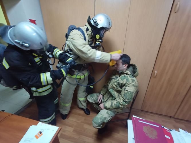 В МОЗДОКЕ РОСГВАРДИЯ И МЧС ПРОВЕЛИ ПОЖАРНО-ТАКТИЧЕСКИЕ УЧЕНИЯ