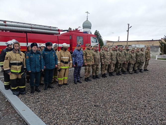 В МОЗДОКЕ РОСГВАРДИЯ И МЧС ПРОВЕЛИ ПОЖАРНО-ТАКТИЧЕСКИЕ УЧЕНИЯ