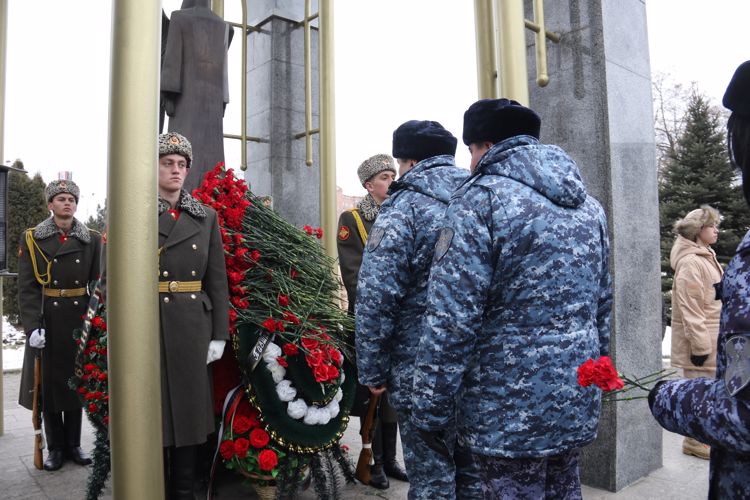  Во Владикавказе росгвардейцы почтили память воинов-интернационалистов