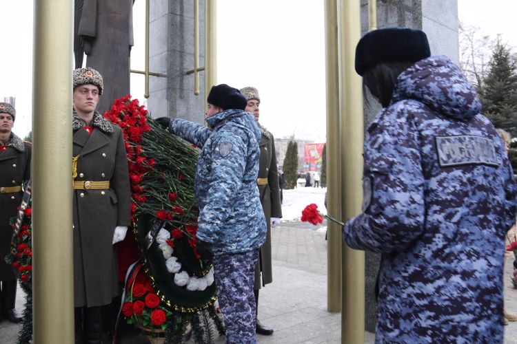  Во Владикавказе росгвардейцы почтили память воинов-интернационалистов