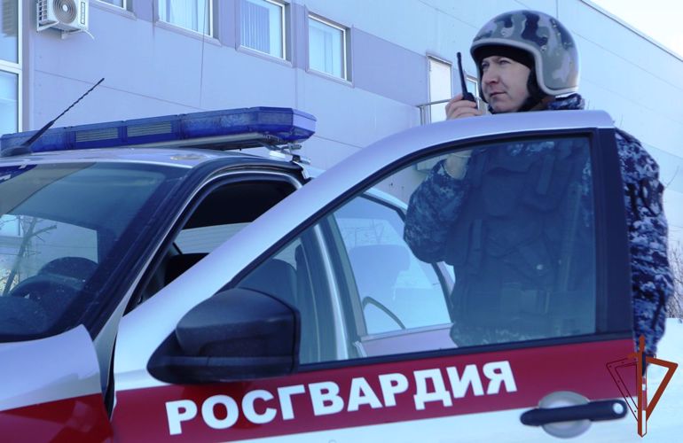 РОСГВАРДЕЙЦЫ ПРЕСЕКЛИ ПРОТИВОПРАВНЫЕ ДЕЙСТВИЯ АГРЕССИВНО НАСТРОЕННЫХ ЛИЦ В ОДНОЙ ИЗ ГОСТИНИЦ ВЛАДИКАВКАЗА