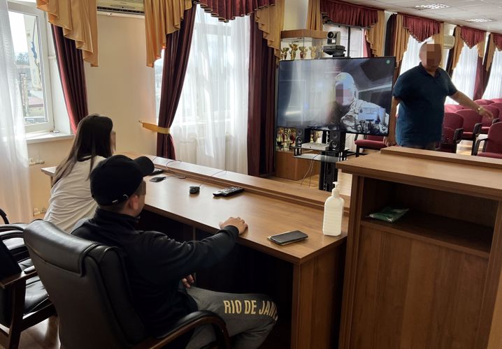 УЧАСТВУЮЩИЕ В СВО РОСГВАРДЕЙЦЫ ИЗ СЕВЕРНОЙ ОСЕТИИ ПООБЩАЛИСЬ С РОДНЫМИ ПО ТЕЛЕМОСТУ