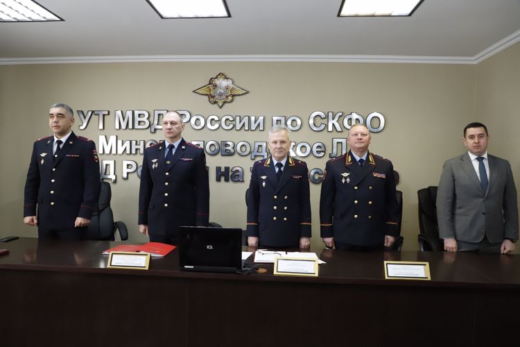 НАЧАЛЬНИК УПРАВЛЕНИЯ РОСГВАРДИИ ПО РЕСПУБЛИКЕ СЕВЕРНАЯ ОСЕТИЯ-АЛАНИЯ ПРИНЯЛ УЧАСТИЕ В ОТКРЫТИИ ПАМЯТНИКА ПОГИБШИМ ПРАВООХРАНИТЕЛЯМ В МИНЕРАЛЬНЫХ ВОДАХ