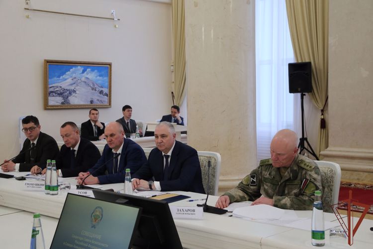 КОМАНДУЮЩИЙ СЕВЕРО-КАВКАЗСКИМ ОКРУГОМ РОСГВАРДИИ ПРИНЯЛ УЧАСТИЕ В СОВЕЩАНИИ СОВЕТА БЕЗОПАСНОСТИ РОССИИ В НАЛЬЧИКЕ