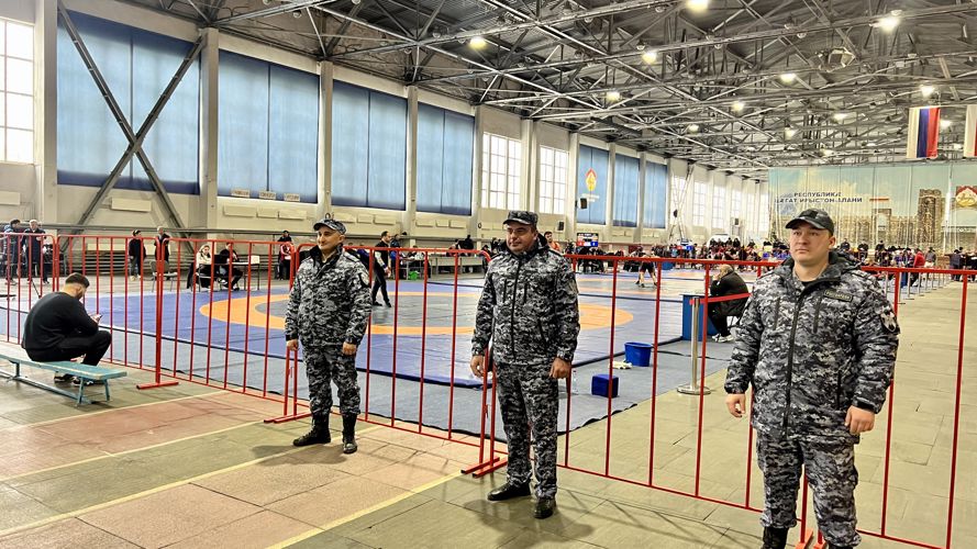 ВО ВЛАДИКАВКАЗЕ РОСГВАРДИЯ ОБЕСПЕЧИЛА ПРАВОПОРЯДОК ПРИ ПРОВЕДЕНИИ РЕСПУБЛИКАНСКОГО ЧЕМПИОНАТА ПО ВОЛЬНОЙ БОРЬБЕ