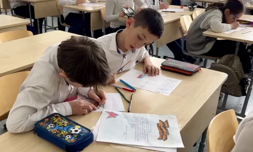 РОСГВАРДЕЙЦЫ ПРОВЕЛИ АКЦИЮ «ПИСЬМО СОЛДАТУ» ВО ВЛАДИКАВКАЗЕ