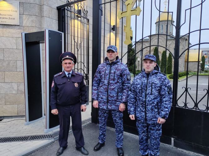 РОСГВАРДЕЙЦЫ СЕВЕРНОЙ ОСЕТИИ ОБЕСПЕЧИЛИ ПРАВОПОРЯДОК В ПРАЗДНИК ПАСХИ ХРИСТОВОЙ