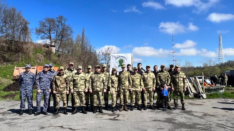 РОСГВАРДЕЙЦЫ ПРИНЯЛИ УЧАСТИЕ В ЭКОЛОГИЧЕСКОЙ АКЦИИ ВО ВЛАДИКАВКАЗЕ