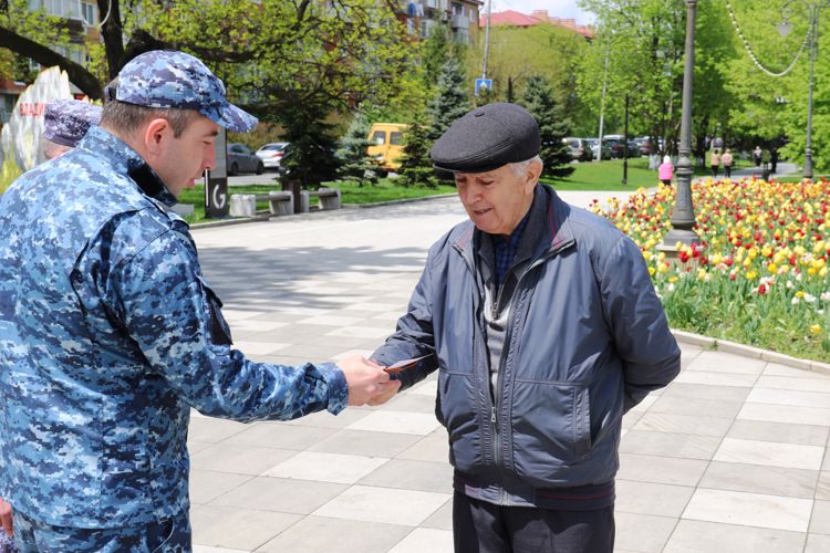 РОСГВАРДЕЙЦЫ СЕВЕРНОЙ ОСЕТИИ ПРИСОЕДИНИЛИСЬ КО ВСЕРОССИЙСКОЙ АКЦИИ «ГЕОРГИЕВСКАЯ ЛЕНТА»