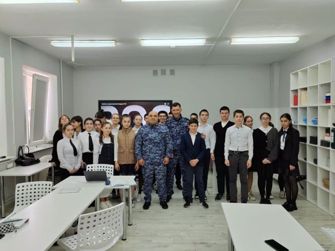 В АЛАГИРЕ РОСГВАРДЕЙЦЫ ПРОВЕЛИ КРУГЛЫЙ СТОЛ ДЛЯ ШКОЛЬНИКОВ