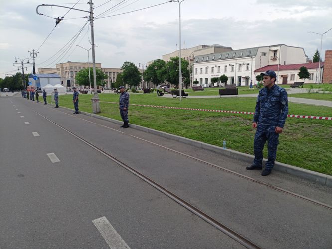 РОСГВАРДЕЙЦЫ СЕВЕРНОЙ ОСЕТИИ ОБЕСПЕЧИЛИ ПРАВОПОРЯДОК В ДЕНЬ РОССИИ