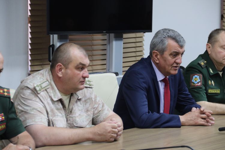 СЕМЬЕ ВОЕННОСЛУЖАЩЕГО РОСГВАРДИИ ПЕРЕДАЛИ ГОСУДАРСТВЕННУЮ НАГРАДУ В СЕВЕРНОЙ ОСЕТИИ