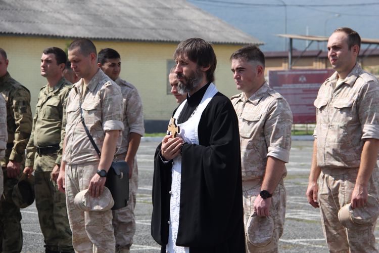 В ДЕНЬ КРЕЩЕНИЯ РУСИ ВО ВЛАДИКАВКАЗСКОМ СОЕДИНЕНИИ РОСГВАРДИИ ПРОШЛО ПРАЗДНИЧНОЕ БОГОСЛУЖЕНИЕ