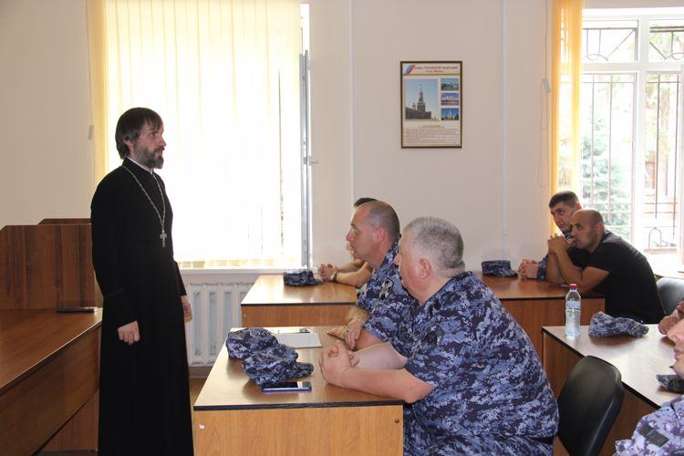 В ДЕНЬ КРЕЩЕНИЯ РУСИ РОСГВАРДЕЙЦЫ СТАЛИ УЧАСТНИКАМИ ТЕМАТИЧЕСКОГО КРУГЛОГО СТОЛА В СЕВЕРНОЙ ОСЕТИИ