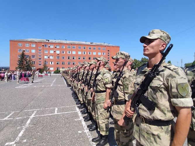 НОВОБРАНЦЫ ВЛАДИКАВКАЗСКОГО СОЕДИНЕНИЯ РОСГВАРДИИ ПРИНЯЛИ ПРИСЯГУ