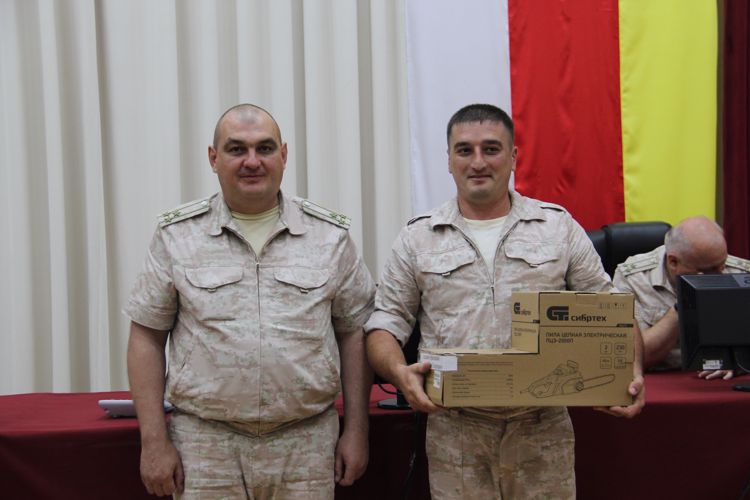 ВО ВЛАДИКАВКАЗСКОМ СОЕДИНЕНИИ РОСГВАРДИИ ПОЗДРАВИЛИ ВОЕННОСЛУЖАЩИХ ТЫЛОВЫХ ПОДРАЗДЕЛЕНИЙ С ПРОФЕССИОНАЛЬНЫМ ПРАЗДНИКОМ 