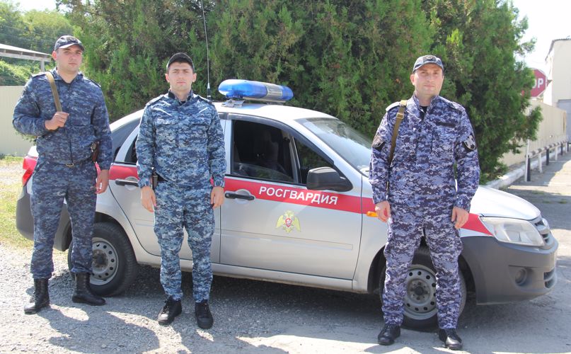 РОСГВАРДЕЙЦЫ ЗАДЕРЖАЛИ МУЖЧИНУ, СТРЕЛЯВШЕГО В ПОСЕТИТЕЛЯ НОЧНОГО ЗАВЕДЕНИЯ ВО ВЛАДИКАВКАЗЕ