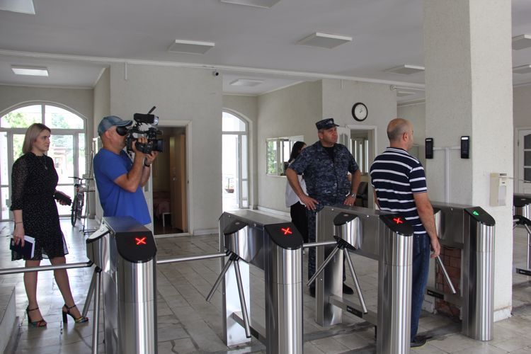 В СЕВЕРНОЙ ОСЕТИИ РОСГВАРДЕЙЦЫ ПРОВЕРИЛИ ГОТОВНОСТЬ ОБРАЗОВАТЕЛЬНЫХ УЧРЕЖДЕНИЙ К НОВОМУ УЧЕБНОМУ ГОДУ