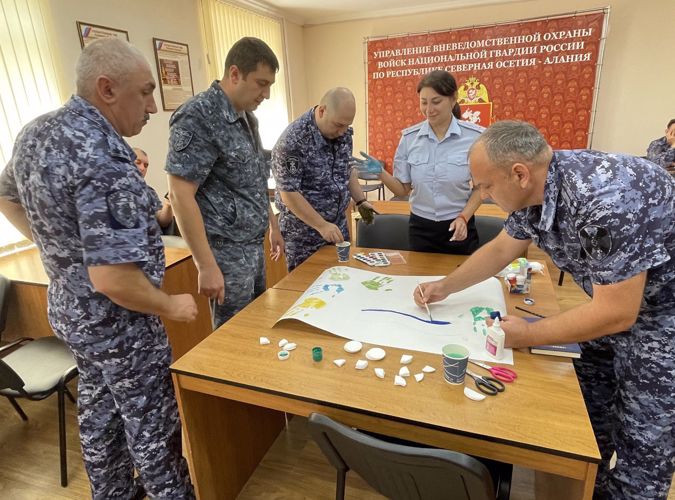 ФЛЭШМОБ «ЦВЕТА РОССИЙСКОГО ФЛАГА» ПОДДЕРЖАЛИ В СЕВЕРНОЙ ОСЕТИИ