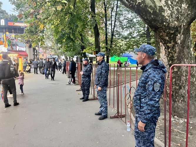 РОСГВАРДЕЙЦЫ ПРИНЯЛИ УЧАСТИЕ В ОБЕСПЕЧЕНИИ ПРАВОПОРЯДКА ВО ВРЕМЯ ПРАЗДНОВАНИЯ ДНЯ ВЛАДИКАВКАЗА И ДНЯ СЕВЕРНОЙ ОСЕТИИ