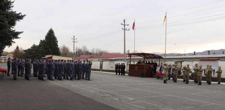 В СЕВЕРНОЙ ОСЕТИИ ПОЗДРАВИЛИ СОТРУДНИКОВ ПОДРАЗДЕЛЕНИЙ ВНЕВЕДОМСТВЕННОЙ ОХРАНЫ РОСГВАРДИИ