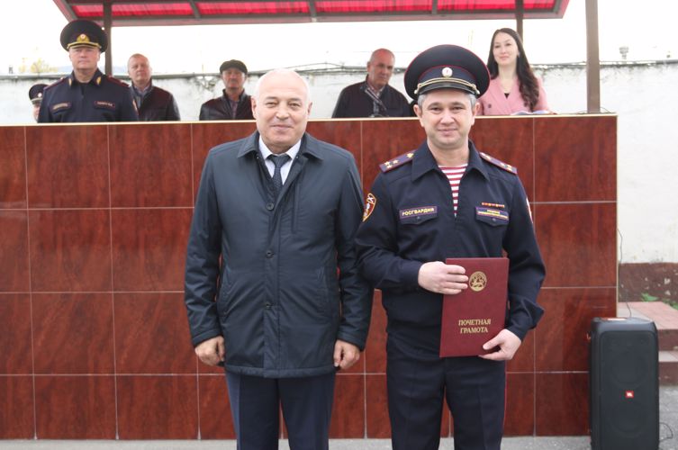 В СЕВЕРНОЙ ОСЕТИИ ПОЗДРАВИЛИ СОТРУДНИКОВ ПОДРАЗДЕЛЕНИЙ ВНЕВЕДОМСТВЕННОЙ ОХРАНЫ РОСГВАРДИИ