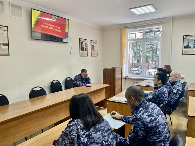 СОТРУДНИКИ РОСГВАРДИИ В СЕВЕРНОЙ ОСЕТИИ ПОУЧАСТВОВАЛИ В ПАТРИОТИЧЕСКИХ МЕРОПРИЯТИЯХ КО ДНЮ КОНСТИТУЦИИ РОССИИ