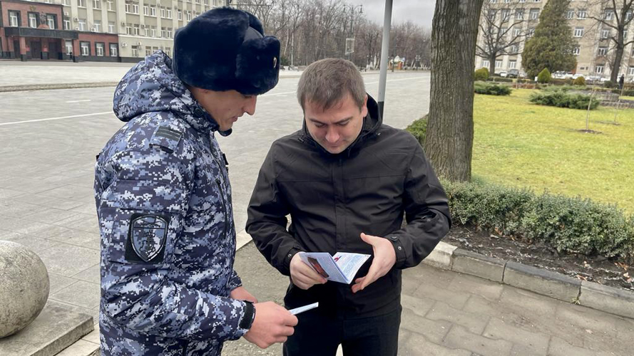 СОТРУДНИКИ РОСГВАРДИИ В СЕВЕРНОЙ ОСЕТИИ ПОУЧАСТВОВАЛИ В ПАТРИОТИЧЕСКИХ МЕРОПРИЯТИЯХ КО ДНЮ КОНСТИТУЦИИ РОССИИ