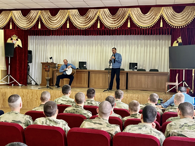 РОСГВАРДЕЙЦЫ УЧАСТВУЮТ В МЕРОПРИЯТИЯХ КО ДНЮ ГЕРОЕВ ОТЕЧЕСТВА ВО ВЛАДИКАВКАЗЕ