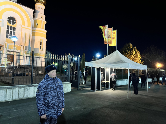В СЕВЕРНОЙ ОСЕТИИ ПРИ УЧАСТИИ РОСГВАРДИИ ОБЕСПЕЧЕНА БЕЗОПАСНОСТЬ ГРАЖДАН В РОЖДЕСТВО ХРИСТОВО