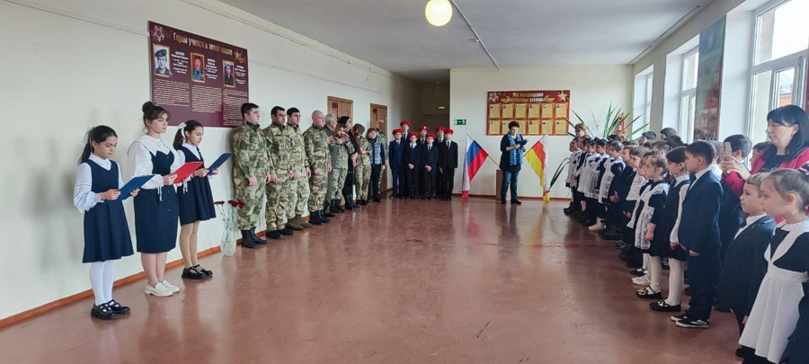 ИМЕНА ПОГИБШИХ СОТРУДНИКОВ РОСГВАРДИИ ПРИСВОЕНЫ КЛАССАМ ОДНОЙ ИЗ ВЛАДИКАВКАЗСКИХ ШКОЛЫ