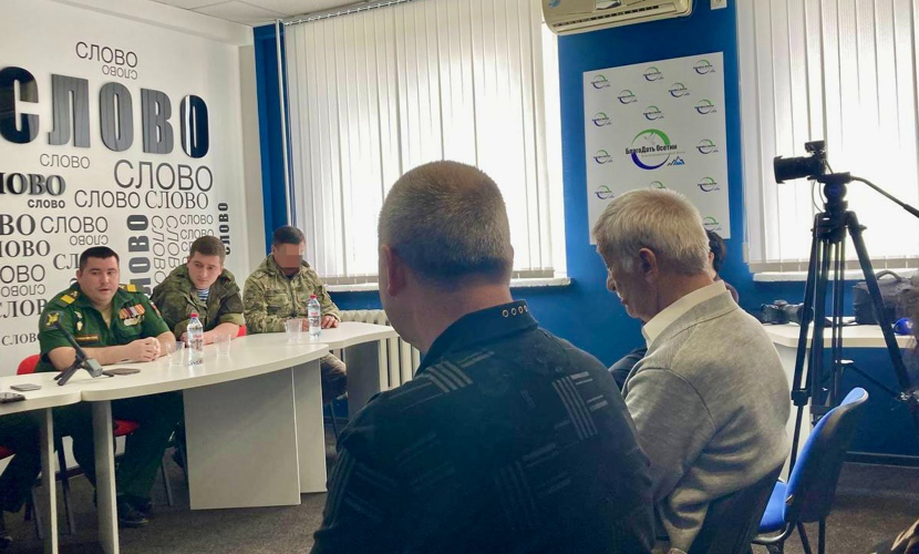 РОСГВАРДЕЕЦ ПРИНЯЛ УЧАСТИЕ В ПРЕСС-КОНФЕРЕНЦИИ ВЕТЕРАНОВ СВО