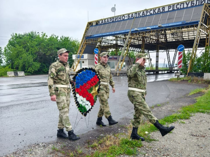 ВО ВЛАДИКАВКАЗЕ РУКОВОДСТВО РОСГВАРДИИ ПРИНЯЛО УЧАСТИЕ В ТОРЖЕСТВЕННОМ МЕРОПРИЯТИИ, ПОСВЯЩЕННОМ ДНЮ ПОБЕДЫ