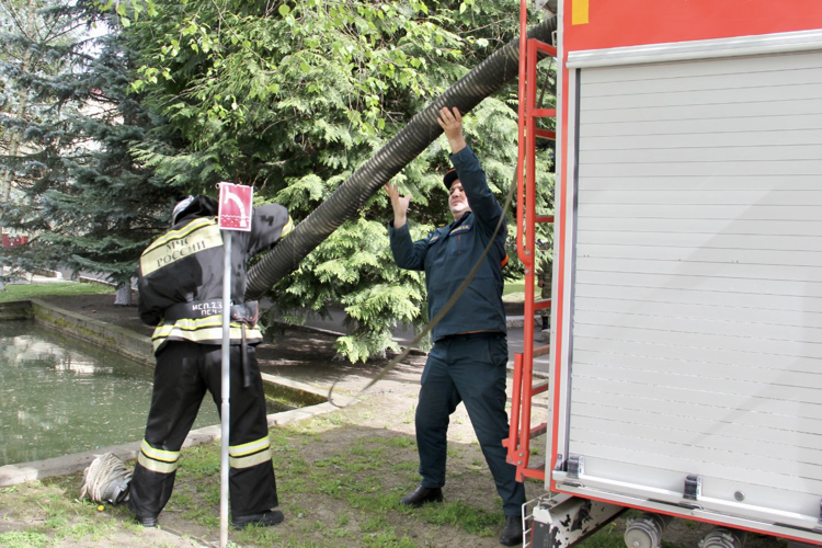  МЕЖВЕДОМСТВЕННЫЕ ПОЖАРНО-ТЕХНИЧЕСКИЕ ЗАНЯТИЯ ПРОШЛИ ВО ВЛАДИКАВКАЗСКОМ СОЕДИНЕНИИ РОСГВАРДИИ