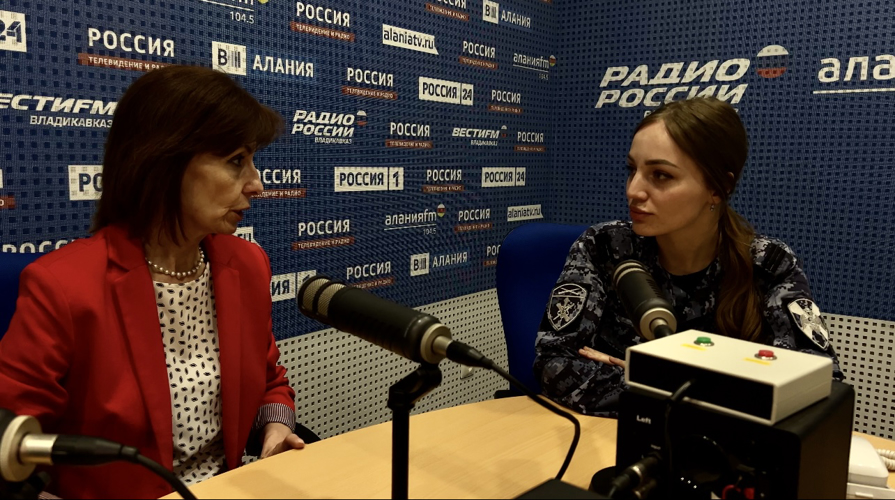 «В ЭФИРЕ РОСГВАРДИЯ»: РАДИОСЛУШАТЕЛЯМ СЕВЕРНОЙ ОСЕТИИ РАССКАЗАЛИ О ПАТРИОТИЧЕСКОЙ РАБОТЕ ВЕДОМСТВА