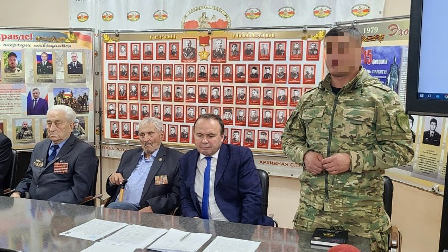 РОСГВАРДЕЕЦ РАССКАЗАЛ О СЛУЖБЕ ШКОЛЬНИКАМ РЕСПУБЛИКИ