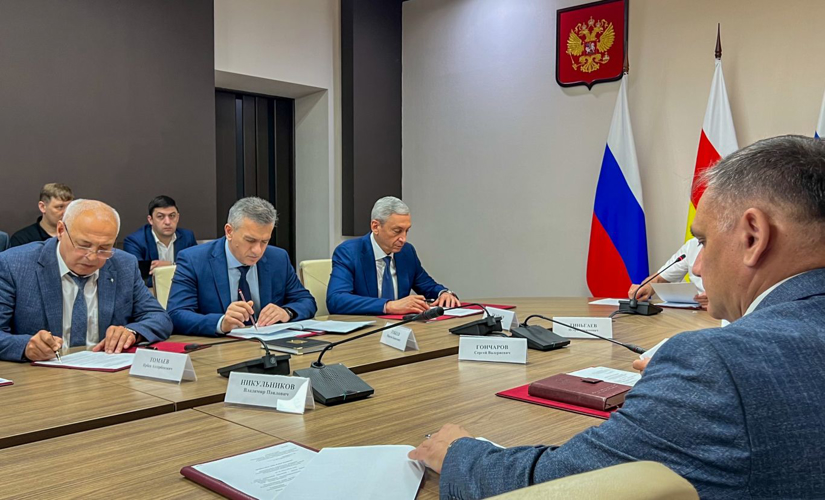 РУКОВОДИТЕЛЬ УПРАВЛЕНИЯ РОСГВАРДИИ ПО РЕСПУБЛИКЕ СЕВЕРНАЯ ОСЕТИЯ-АЛАНИЯ ПРИНЯЛ УЧАСТИЕ В ЗАСЕДАНИИ РЕГИОНАЛЬНОЙ АНТИТТЕРОРИТИЧЕСКОЙ КОМИССИИ И ОПЕРАТИВНОГО ШТАБА