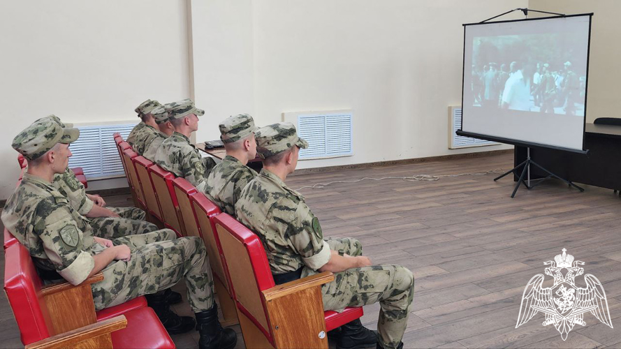 МЕРОПРИЯТИЯ КО ДНЮ СОЛИДАРНОСТИ В БОРЬБЕ С ТЕРРОРИЗМОМ ПРОШЛИ В ВЛАДИКАВКАЗСКОМ СОЕДИНЕНИИ РОСГВАРДИИ