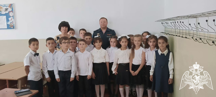 МЕРОПРИЯТИЯ КО ДНЮ СОЛИДАРНОСТИ В БОРЬБЕ С ТЕРРОРИЗМОМ ПРОШЛИ В ВЛАДИКАВКАЗСКОМ СОЕДИНЕНИИ РОСГВАРДИИ