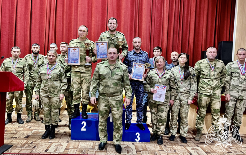 ВОЕННОСЛУЖАЩИЕ ВЛАДИКАВКАЗСКОГО СОЕДИНЕНИЯ РОСГВАРДИИ СТАЛИ ПОБЕДИТЕЛЯМИ ЧЕМПИОНАТА ПО ПЛАВАНИЮ