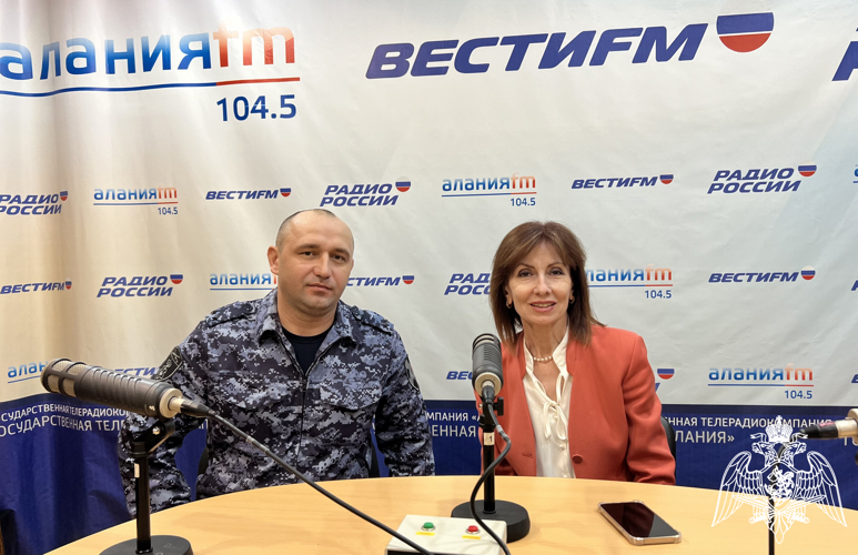 «В ЭФИРЕ РОСГВАРДИЯ»: РАДИОСЛУШАТЕЛЯМ СЕВЕРНОЙ ОСЕТИИ РАССКАЗАЛИ О РАБОТЕ ВНЕВЕДОМСТВЕННОЙ ОХРАНЫ