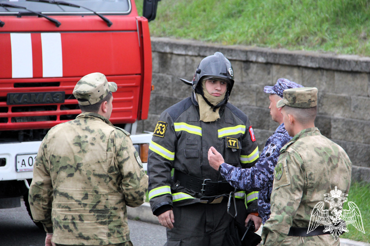 МЕЖВЕДОМСТВЕННОЕ ПОЖАРНО-ТАКТИЧЕСКОЕ ЗАНЯТИЕ ПРОШЛО ВО ВЛАДИКАВКАЗСКОМ СОЕДИНЕНИИ РОСГВАРДИИ