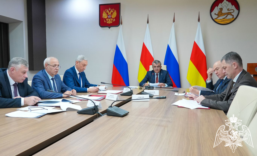 НАЧАЛЬНИК УПРАВЛЕНИЯ РОСГВАРДИИ ПО РЕСПУБЛИКЕ СЕВЕРНАЯ ОСЕТИЯ-АЛАНИЯ ПРИНЯЛ УЧАСТИЕ В ЗАСЕДАНИИ АНТИТЕРРОРИСТИЧЕСКОЙ КОМИССИИ И ОПЕРАТИВНОГО ШТАБА РЕГИОНА
