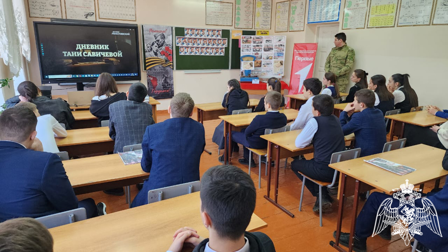 В СЕВЕРНОЙ ОСЕТИИ РОСГВАРДЕЙЦЫ  ПОЧТИЛИ ПАМЯТЬ ЗАЩИТНИКОВ ЛЕНИНГРАДА